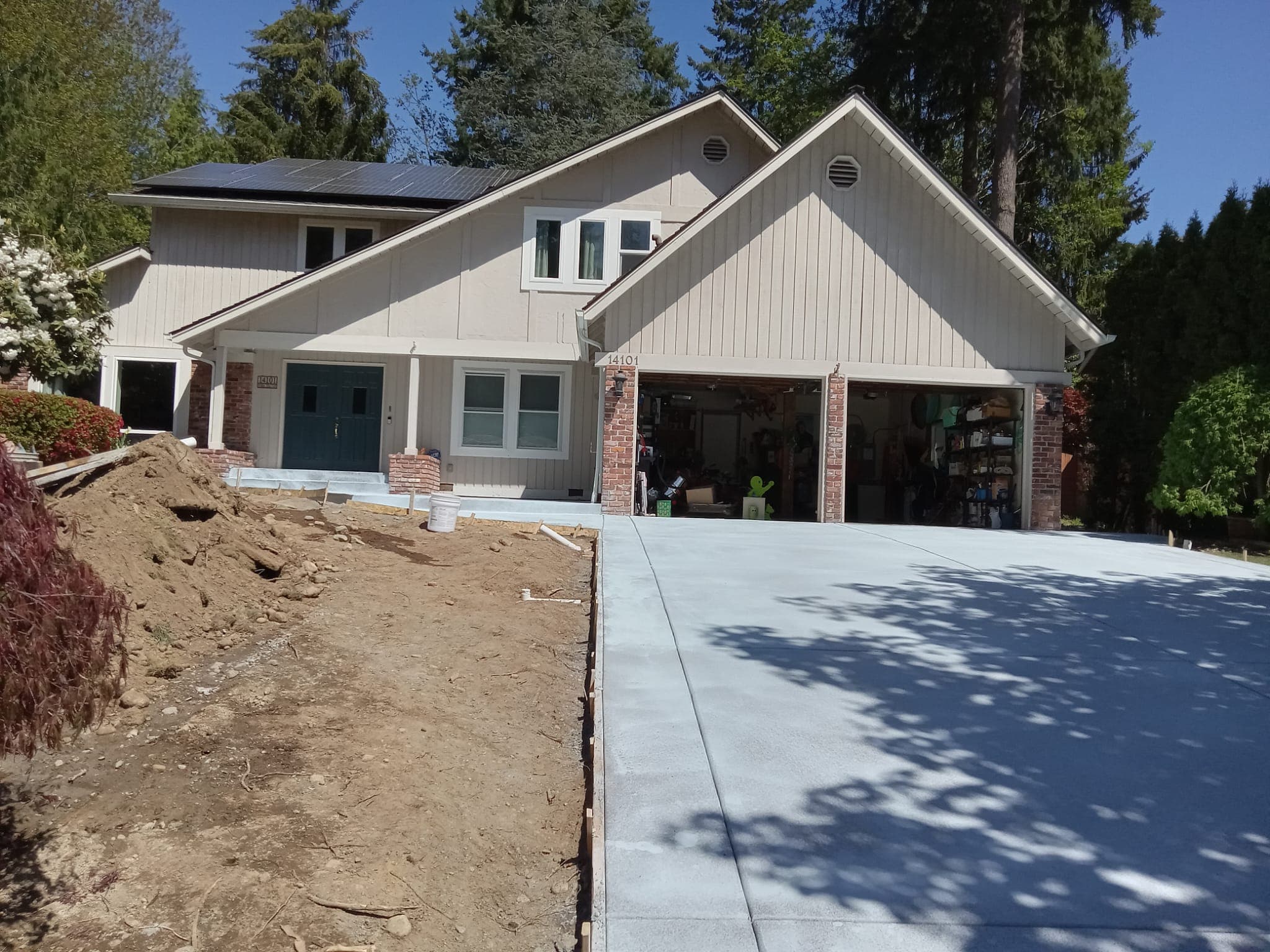 New concrete driveway at newly built Pacific Northwest home